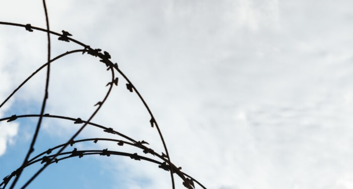 Начальник отдела в рязанской колонии продавал заключенным телефоны