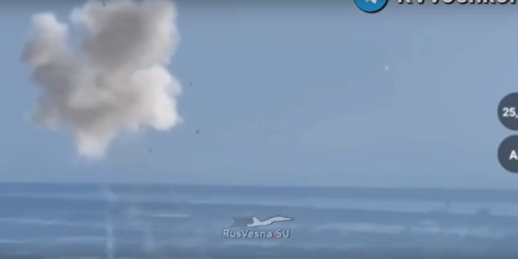 В Сети появились кадры воздушного боя рязанских десантников над Курской областью В Сети появились кадры воздушного боя рязанских десантников над Курской областью