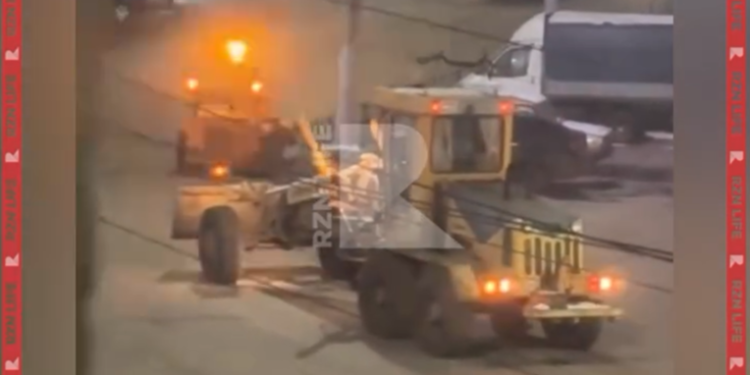 Рязанцы показали, как в городе коммунальщики убирают «невидимый» снег