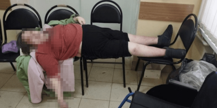 В коридоре рязанской ОКБ скончалась 39-летняя женщина В коридоре рязанской ОКБ скончалась 39-летняя женщина