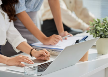 На ярмарке вакансий рязанцам представили более 80 вакансий с зарплатой выше 100 тысяч рублей На ярмарке вакансий рязанцам представили более 80 вакансий с зарплатой выше 100 тысяч рублей