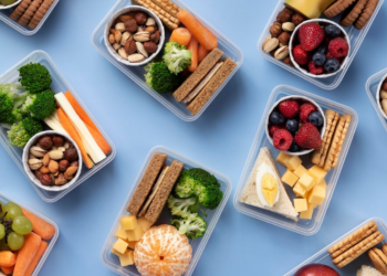 Эндокринолог Калошина: перекусы в течение дня способствуют набору лишнего веса