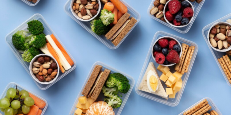 Эндокринолог Калошина: перекусы в течение дня способствуют набору лишнего веса