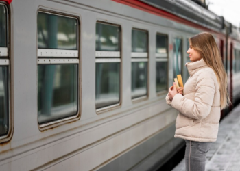 В России на билеты на поездах дальнего следования введут скидку в 50% для детей