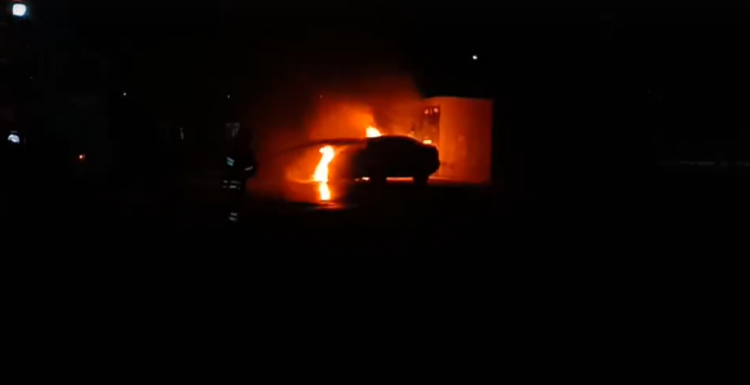 В рязанском Ряжске сгорела легковушка