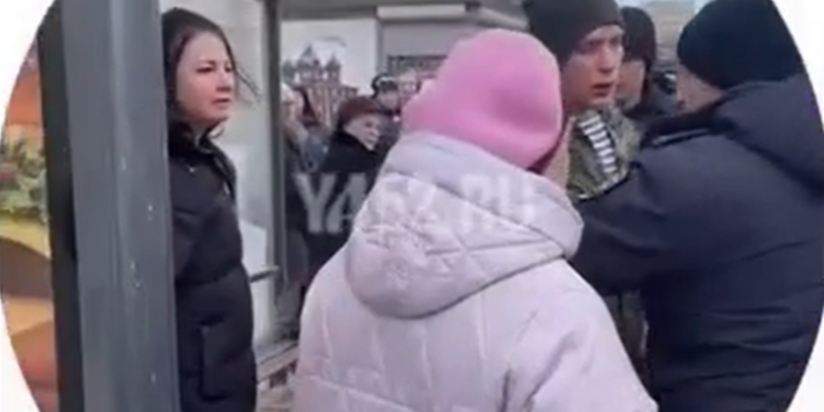 В центре Рязани поскандалили две пенсионерки, участник СВО и его знакомая