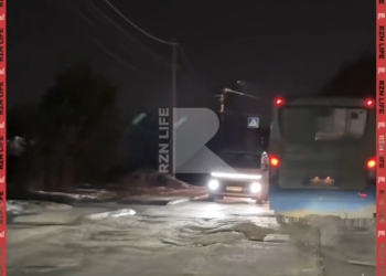 Рязанские водители пожаловались на состояние автодороги на улице Песоченской Рязанские водители пожаловались на состояние автодороги на улице Песоченской