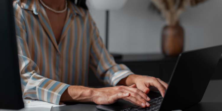 «Работа.ру»: каждый десятый россиянин готов отказаться от отпуска