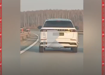 В Рязанской области на трассе М5 засняли автомобиль с «номерами-перевертышами»