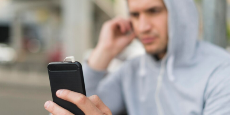 Рязанец заплатил 12 тысяч рублей за проститутку и попался на уловку мошенников