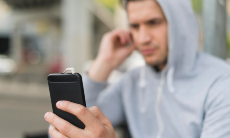 Рязанец заплатил 12 тысяч рублей за проститутку и попался на уловку мошенников