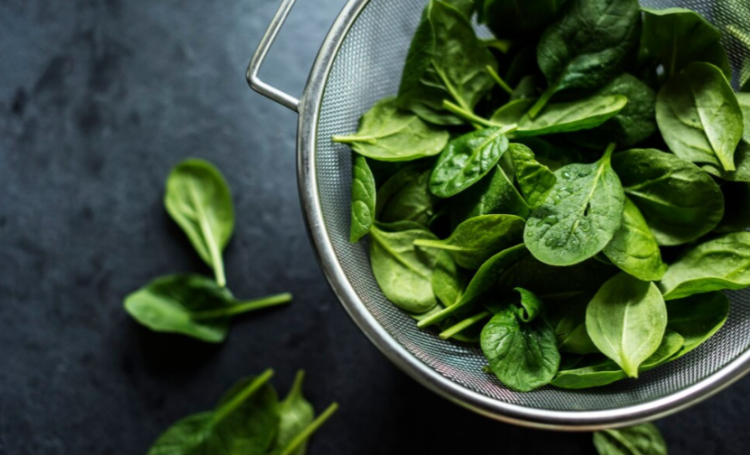 Гастроэнтеролог Сухорукова: шпинат поможет подавить аппетит