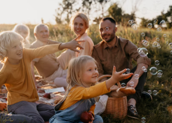 Троим рязанским семьям вручили медали ордена «Родительская слава» Троим рязанским семьям вручили медали ордена «Родительская слава»