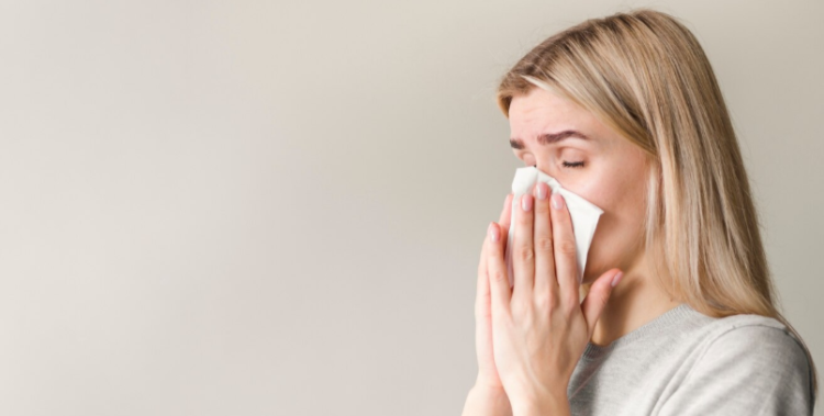 Иммунолог Бобрикова: аллергикам следует избегать употребления яблок, вишни и сельдерея