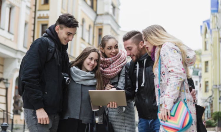 Мурашко поддержал решение ВОЗ повысить возраст молодежи до 44 лет