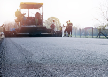 В 2025 году на шести участках рязанских автодорог устранят аварийные выбоины