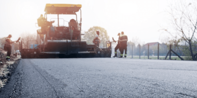 В 2025 году на шести участках рязанских автодорог устранят аварийные выбоины