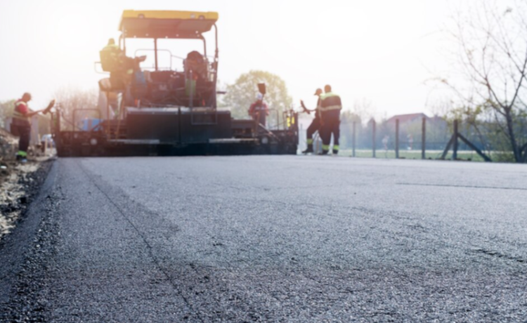 В 2025 году на шести участках рязанских автодорог устранят аварийные выбоины