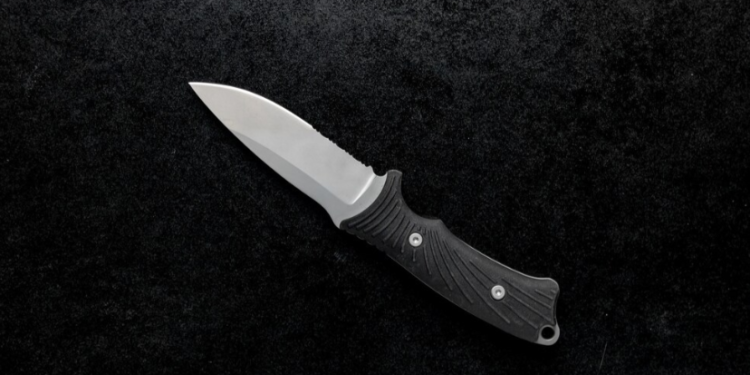 В рязанском Новомичуринске 31-летний мужчина едва не зарезал собутыльника