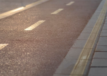 На строительство тротуара и парковки на рязанской улице Кальной выделили более 2 миллионов На строительство тротуара и парковки на рязанской улице Кальной выделили более 2 миллионов