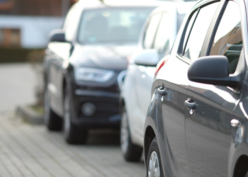 На месте снесенных гаражей на проезде Речников планируют обустроить парковку