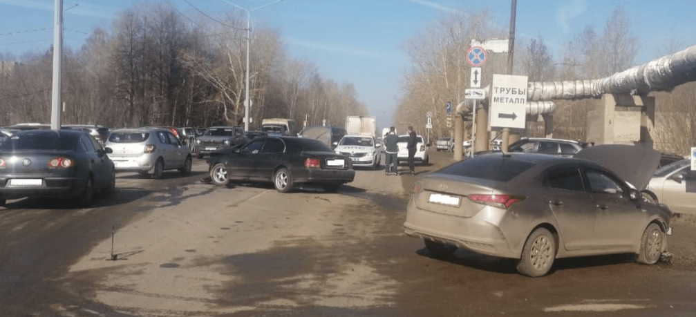 В ДТП на Южном промузле пострадали три человека
