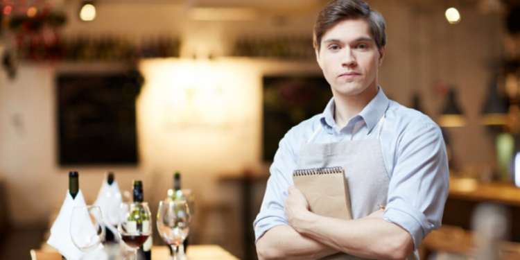 В Москве рестораны начали ограничивать время пребывания людей за столиками до 2,5 часов В Москве рестораны начали ограничивать время пребывания людей за столиками до 2,5 часов