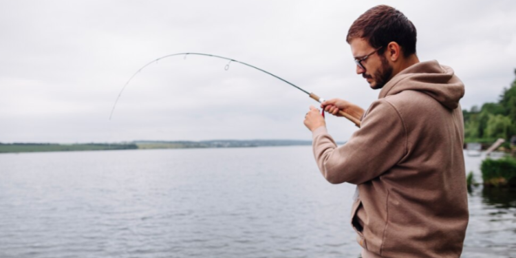 В Рязанской области задержали мужчину, незаконно ловившего рыбу в реке Пра