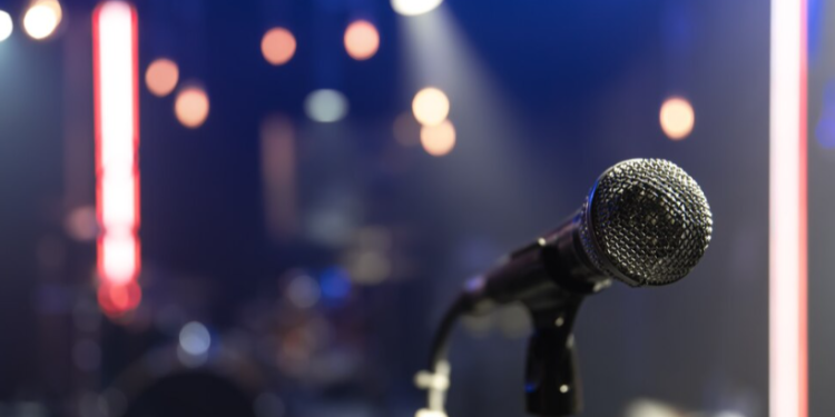 Прокуратура признала незаконной работу караоке-клуба в жилом доме в центре Рязани