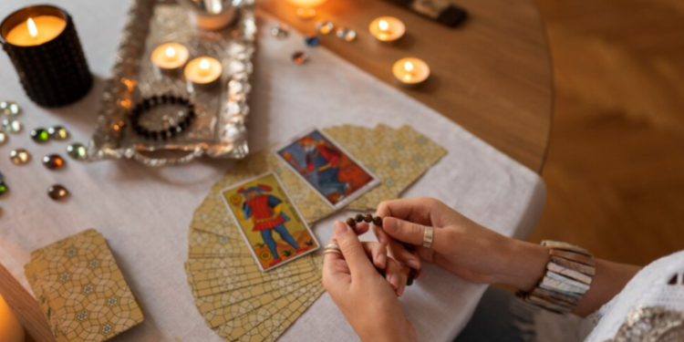 В России могут запретить рекламу эзотерических услуг