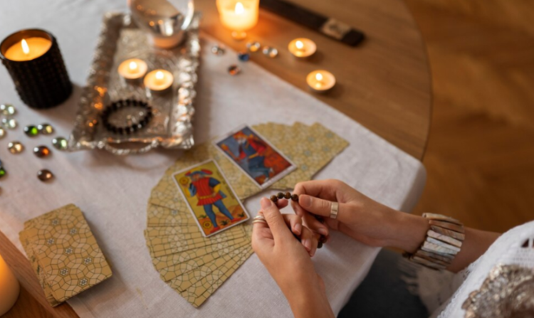 В России могут запретить рекламу эзотерических услуг