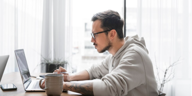 Эксперт Пшеничных: российским работодателям придется подстраиваться под зумеров