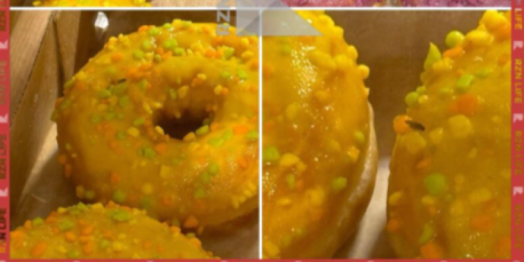 Рязанка пожаловалась на мошкару, сидевшую на еде в местном магазине Рязанка пожаловалась на мошкару, сидевшую на еде в местном магазине