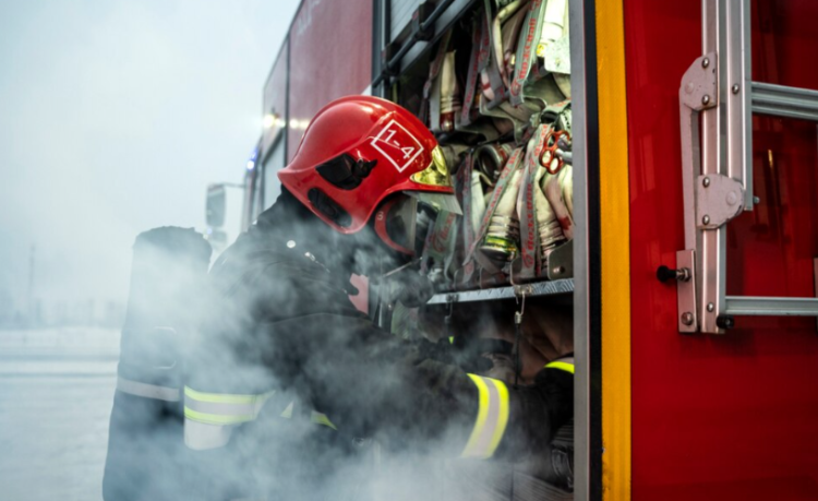 На улице 2-я Прудная на складе произошел пожар