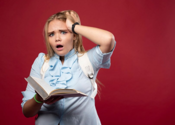 Сенатор Косихина предложила разрешать выгонять учеников из класса за плохое поведение Сенатор Косихина предложила разрешать выгонять учеников из класса за плохое поведение