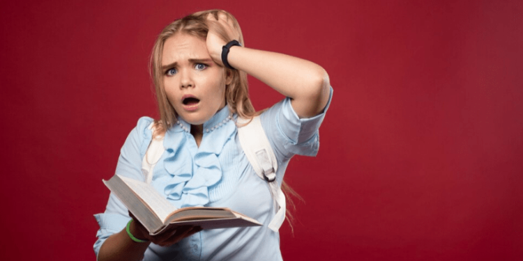 Сенатор Косихина предложила разрешать выгонять учеников из класса за плохое поведение