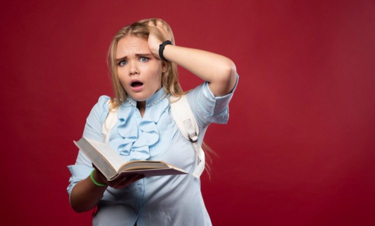 Сенатор Косихина предложила разрешать выгонять учеников из класса за плохое поведение