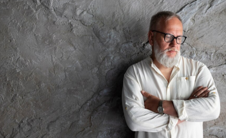 Невролог Мартынов назвал признаки отличия забывчивости от деменции