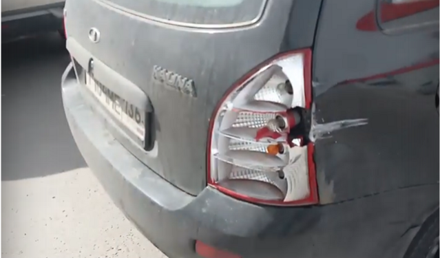 В Октябрьском районе водитель ГАЗели протаранил припаркованную легковушку