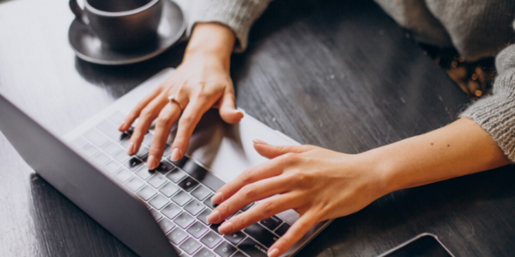 Россиянам назвали причину, по которой между майскими праздниками нет допвыходных