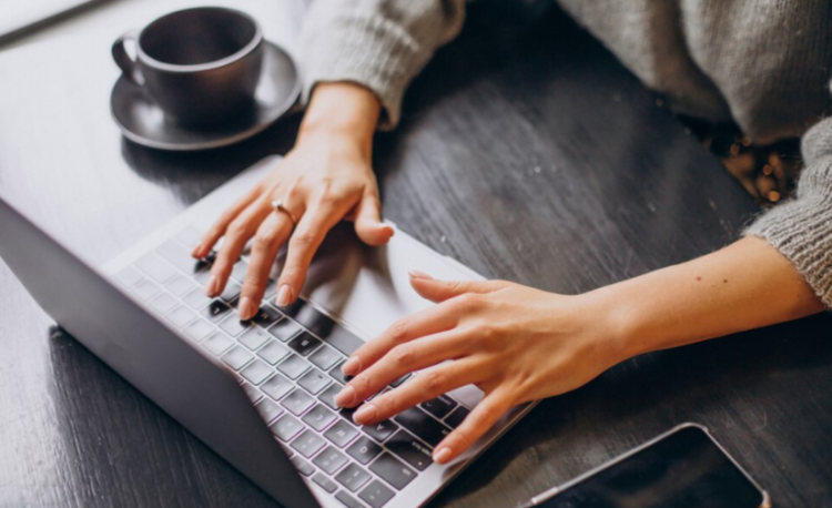 Россиянам назвали причину, по которой между майскими праздниками нет допвыходных