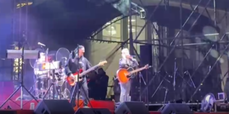 В Рязани на концерте певице Юте не смогли включить микрофон