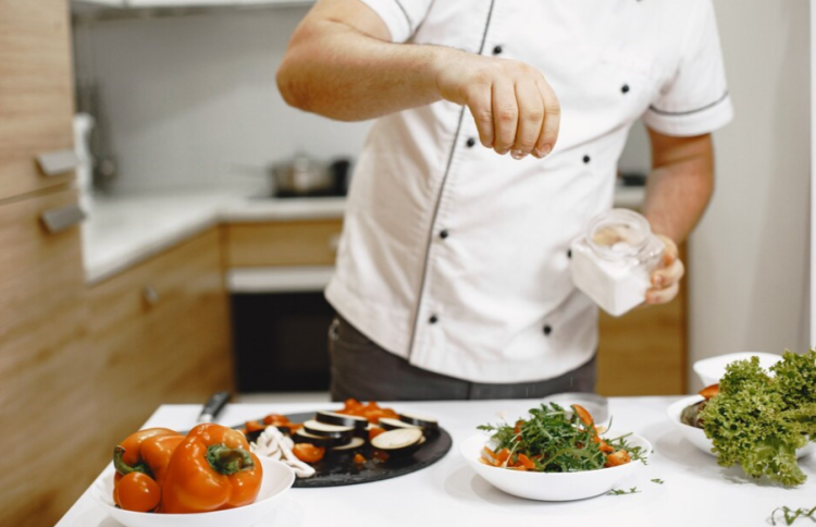 39-летний рязанский повар Олег Шаповал принял участие в шоу "Битва шефов"