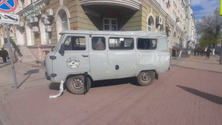 На улице Ленина столкнулись маршрутный автобус и автомобиль УАЗ