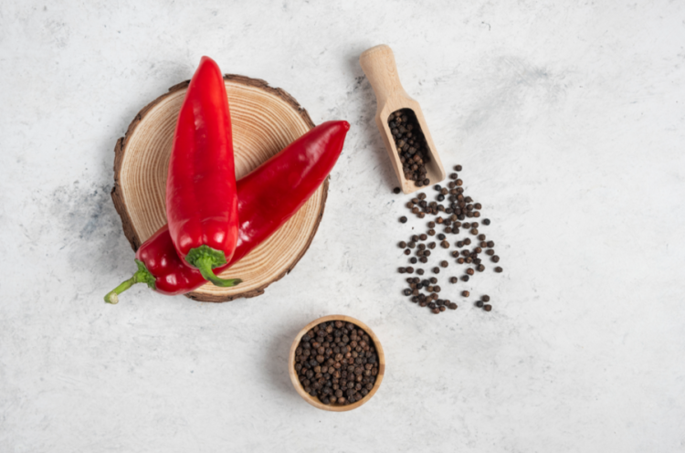 Профессор Милушкина: салат с красным перцем и огурцами может лишить организм витаминов