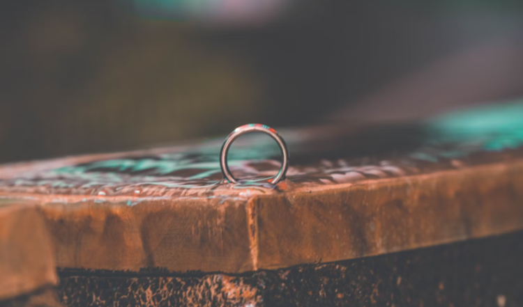 В Госдуме предложили запретить разводы с участниками СВО