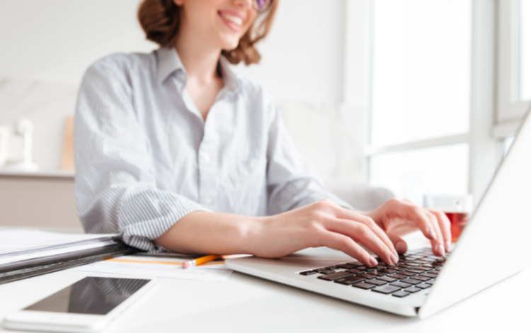 Юрист Георгиева: повышенную зарплату в июне получат те, кто работают в праздник