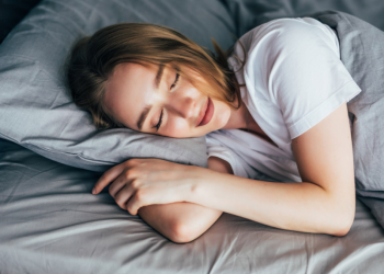 Невролог Мартынов: сон меньше 5 часов способствует развитию диабета и ожирению