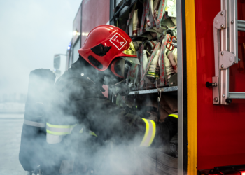 Под Рязанью сгорели 4 дачных дома, погиб человек Под Рязанью сгорели 4 дачных дома, погиб человек