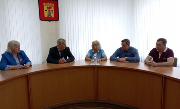 Мэр Рязани Виталий Артемов встретился в руководителям администрации Луганска